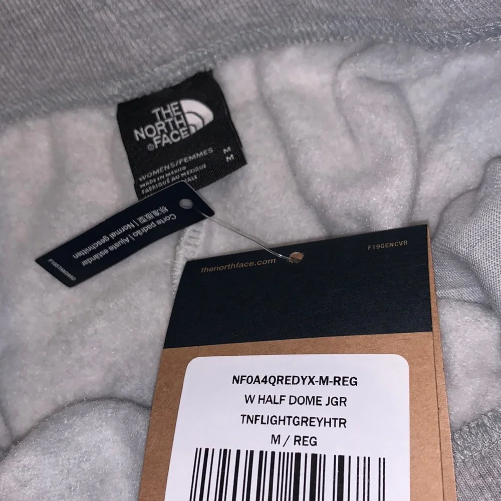NWT The North Face Half Dome Joggers, Size Medium - Picture 11 of 12